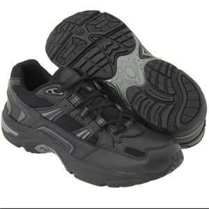 New in Box! Women’s Vionic 23 Walk Shoe in Black 9 wide